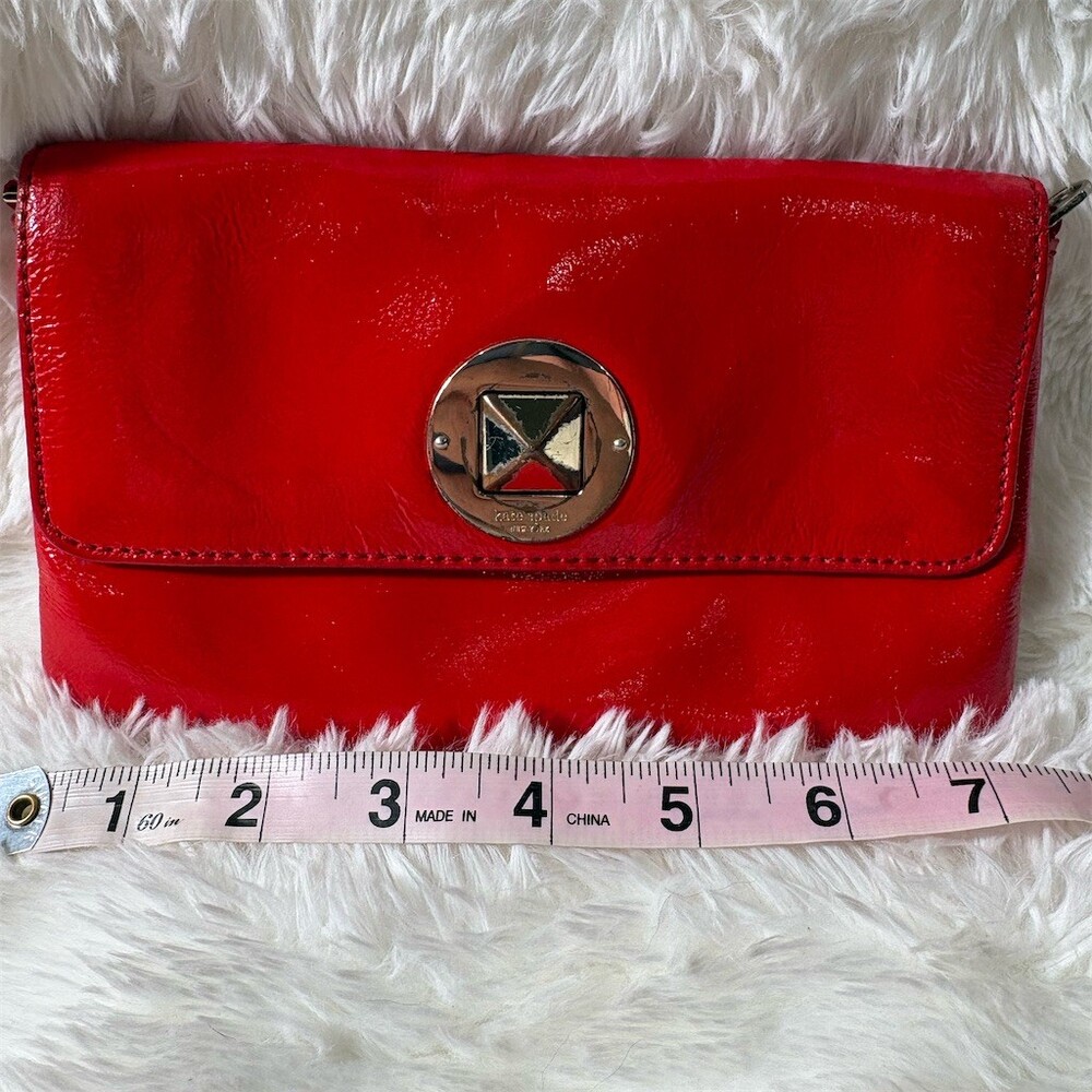 Kate Spade New York New York Wallet Wristlet Womens One Size Red Turnlock Clutch - Picture 1 of 9